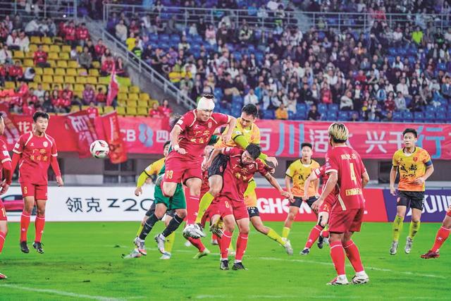 本报记者, 的头球防守 本报记者, 的头球防守